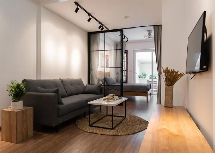 Binggrae Residence-Airport Shuttle-Balcony-Green Views